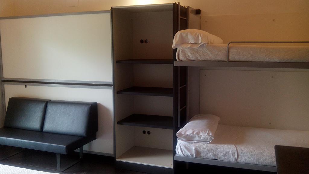Albergue/Auberge Ulia Youth Hostel San Sebastian Bilik gambar